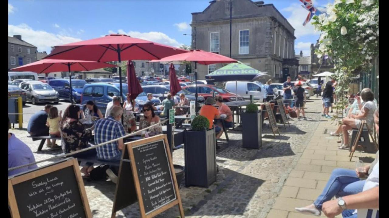 The Black Swan Hotel Leyburn Luaran gambar